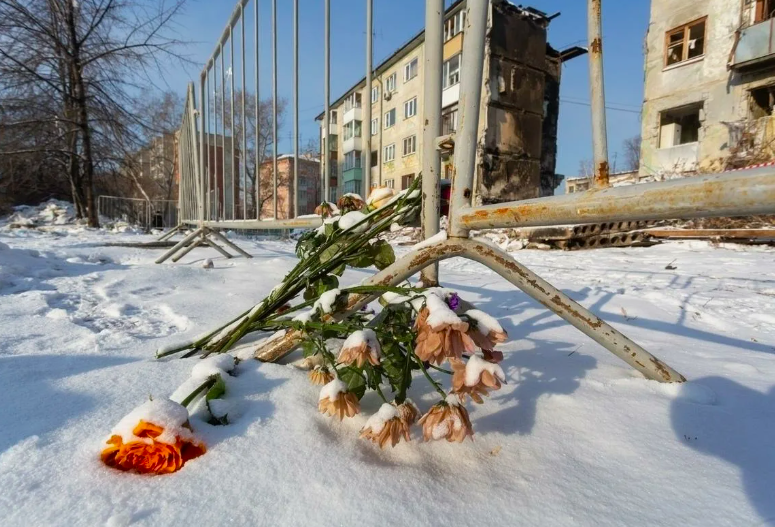 Фото «Синдром выжившего». Новосибирец пришёл на «Битву экстрасенсов» спусти три года после гибели семьи при взрыве дома на Линейной 5 - Сиб.ФМ Фото «Синдром выжившего». Новосибирец пришёл на «Битву экстрасенсов» спусти три года после гибели семьи при взрыве дома на Линейной 5